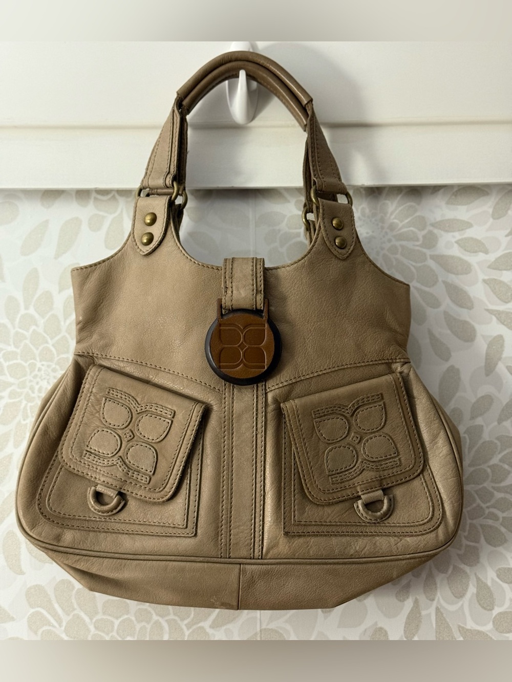Vintage Y2K BCBGMAXAZRIA Beige Leather Front Pockets Hobo Shoulder Bag